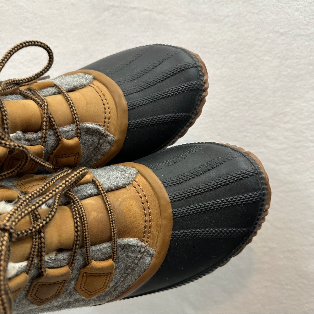 Sorel Out N’ About winter boot ankle bootie lace up duck Sherpa gray rain tan - Picture 4 of 10